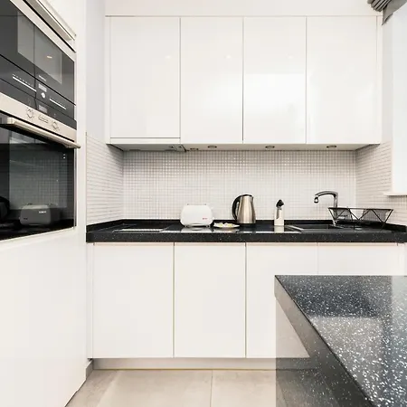 City And Sea View By Renters Апартаменты