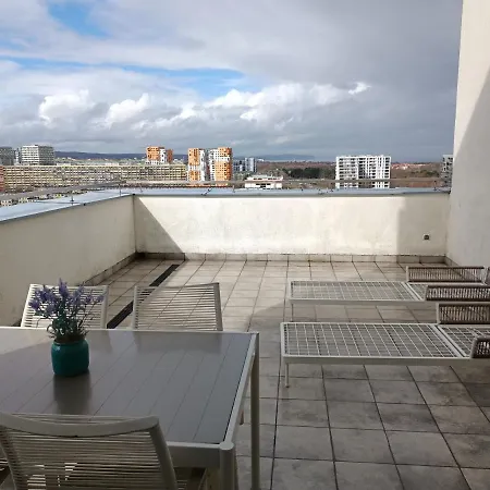 City And Sea View By Renters