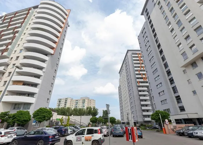 City And Sea View By Renters