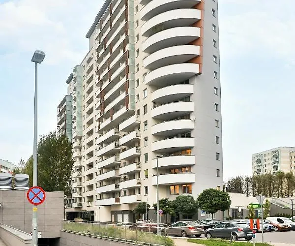 City And Sea View By Renters Apartmán *