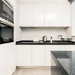 City And Sea View By Renters 아파트